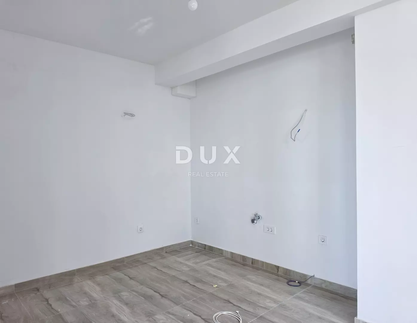 3-bedroom Apartment In Banjol, Croatia (170 M²)