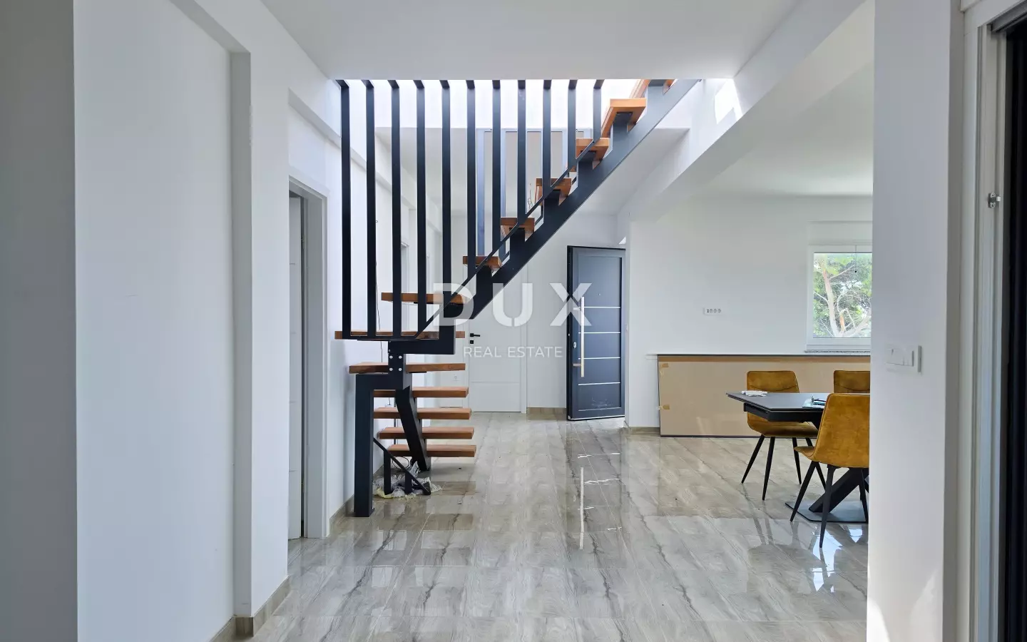 3-bedroom Apartment In Banjol, Croatia (170 M²)