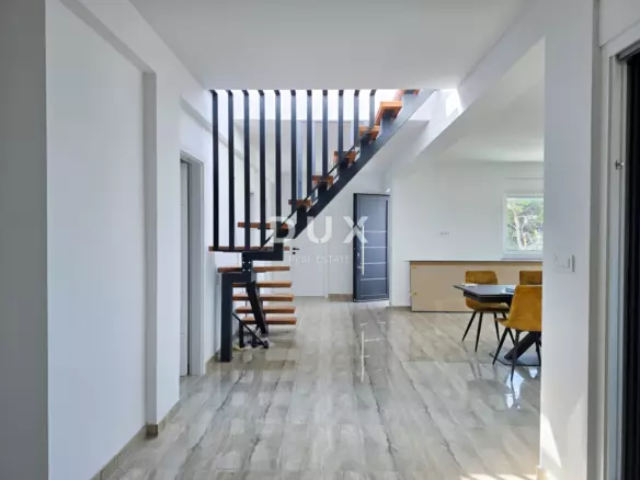 3-bedroom Apartment In Banjol, Croatia (170 M²)