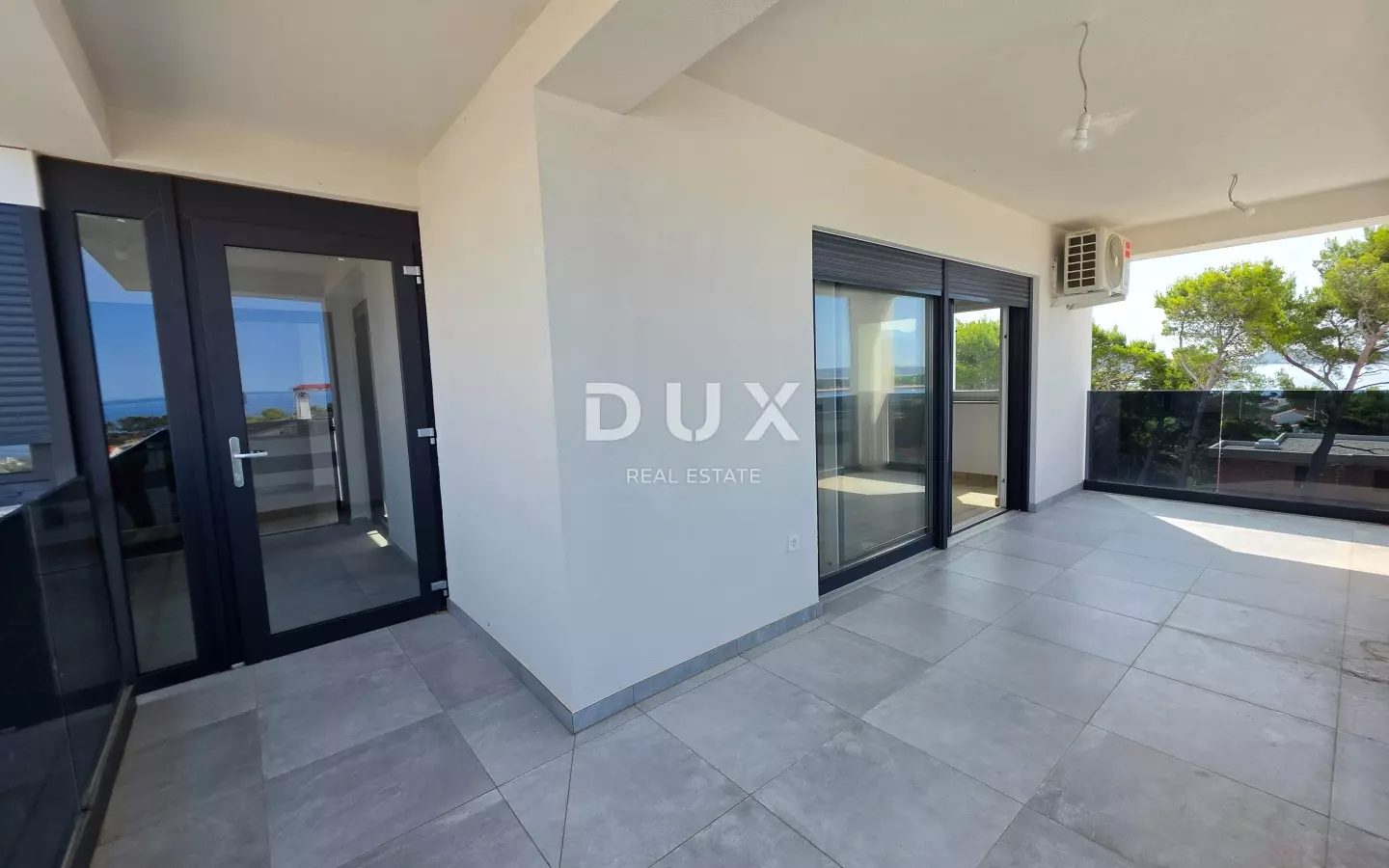 3-bedroom Apartment In Banjol, Croatia (170 M²)
