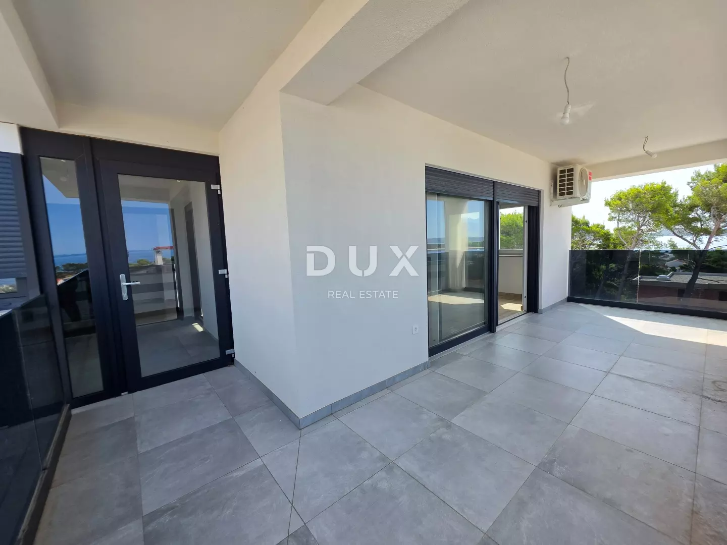 3-bedroom Apartment In Banjol, Croatia (170 M²)