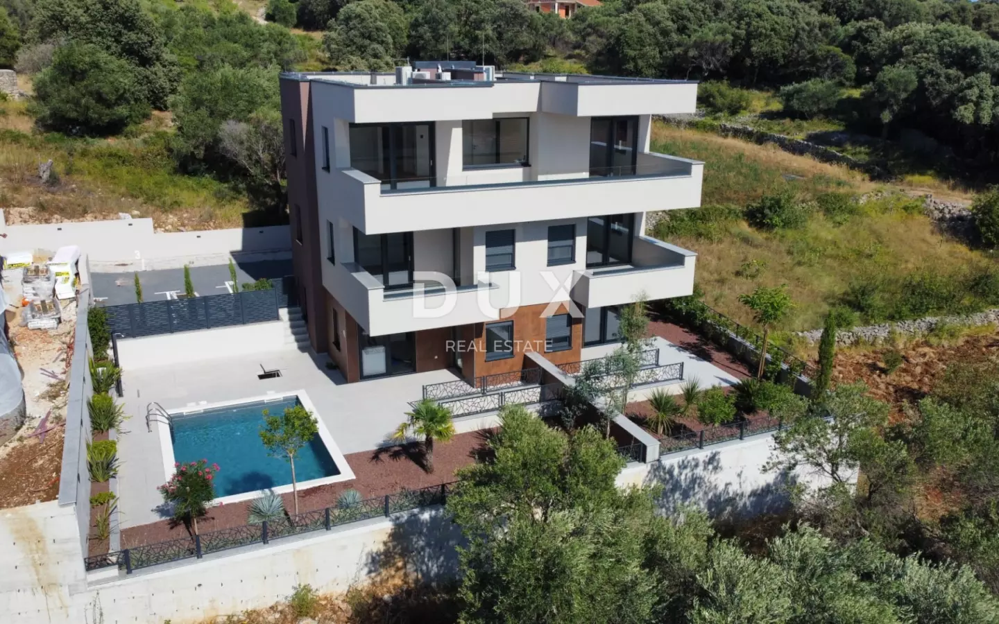 2-bedroom Apartment In Lun, Croatia (66 M²)