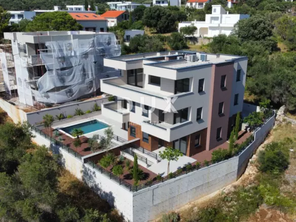 3-bedroom Apartment In Lun, Croatia (123 M²)
