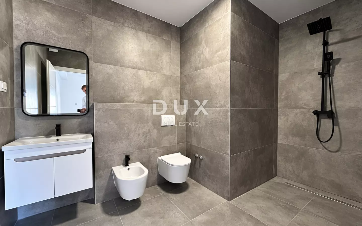 3-bedroom Apartment In Vodice, Croatia (171,38 M²)
