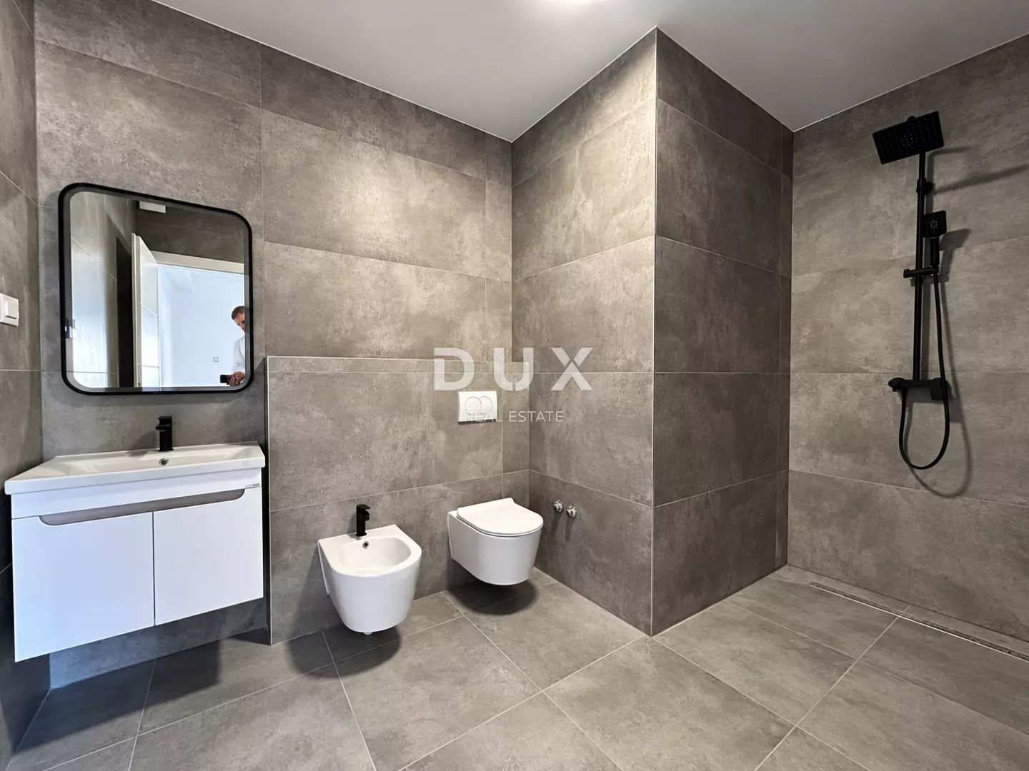 3-bedroom Apartment In Vodice, Croatia (171,38 M²)