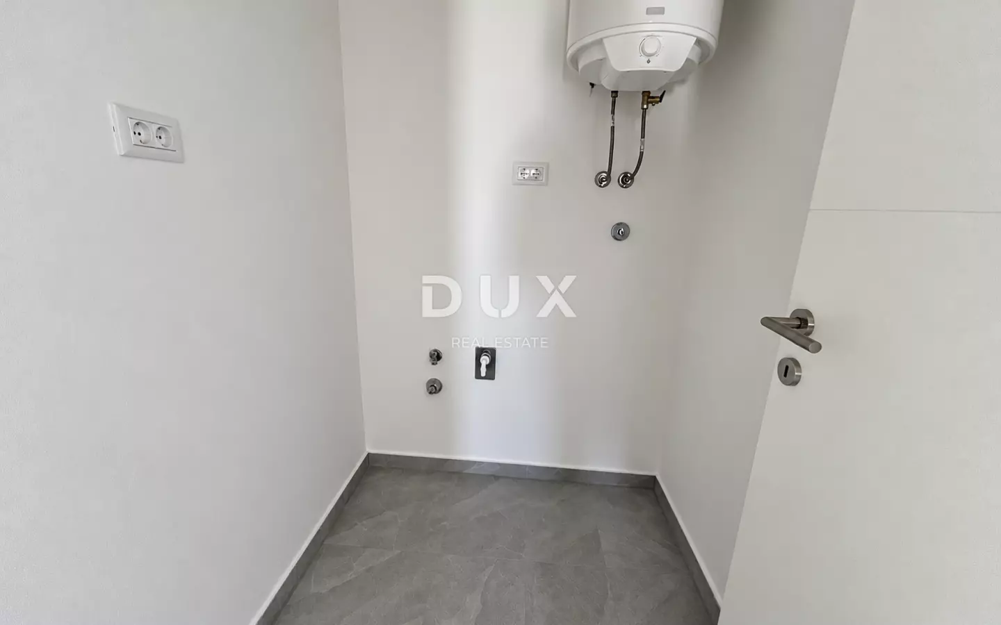 3-bedroom Apartment In Vodice, Croatia (171,38 M²)