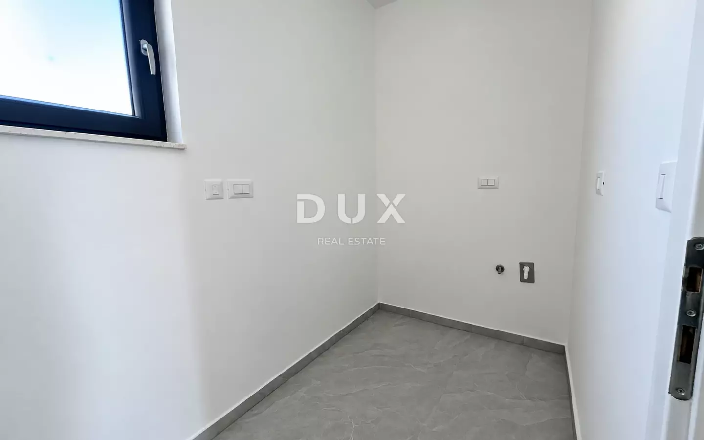 3-bedroom Apartment In Vodice, Croatia (124,4 M²)