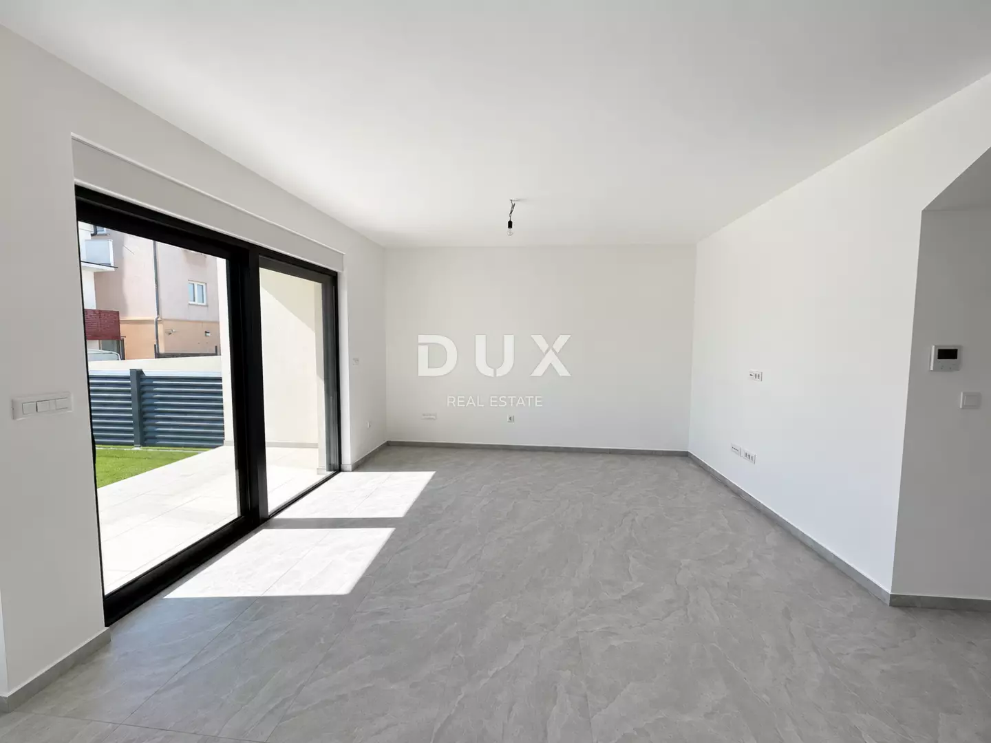 1791193022_minimalist-sunlit-modern-interior-6e1d60 3-bedroom Apartment In Vodice, Croatia (124,4 M²)
