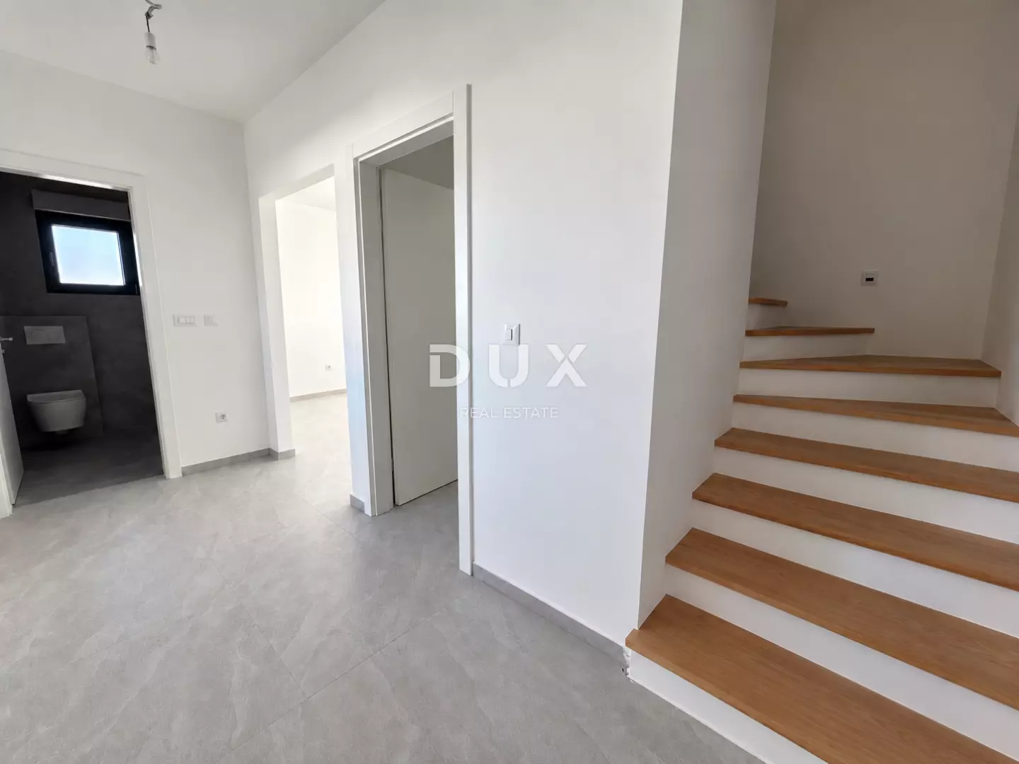 1791193089_modern-minimalist-hallway-with-staircase-0a77cb 3-bedroom Apartment In Vodice, Croatia (124,4 M²)