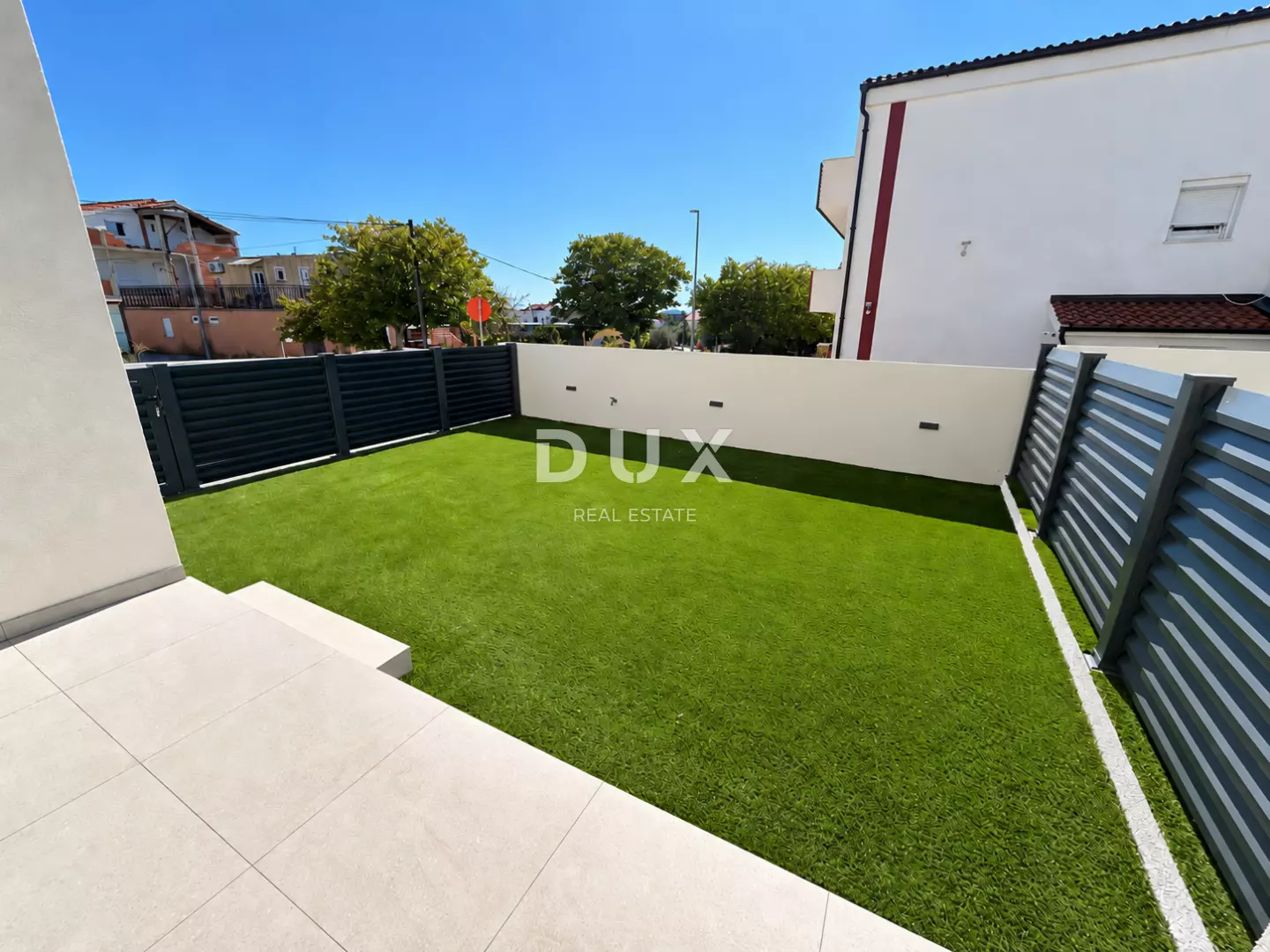 1791193159_bright-modern-courtyard-garden-1b314e 3-bedroom Apartment In Vodice, Croatia (124,4 M²)