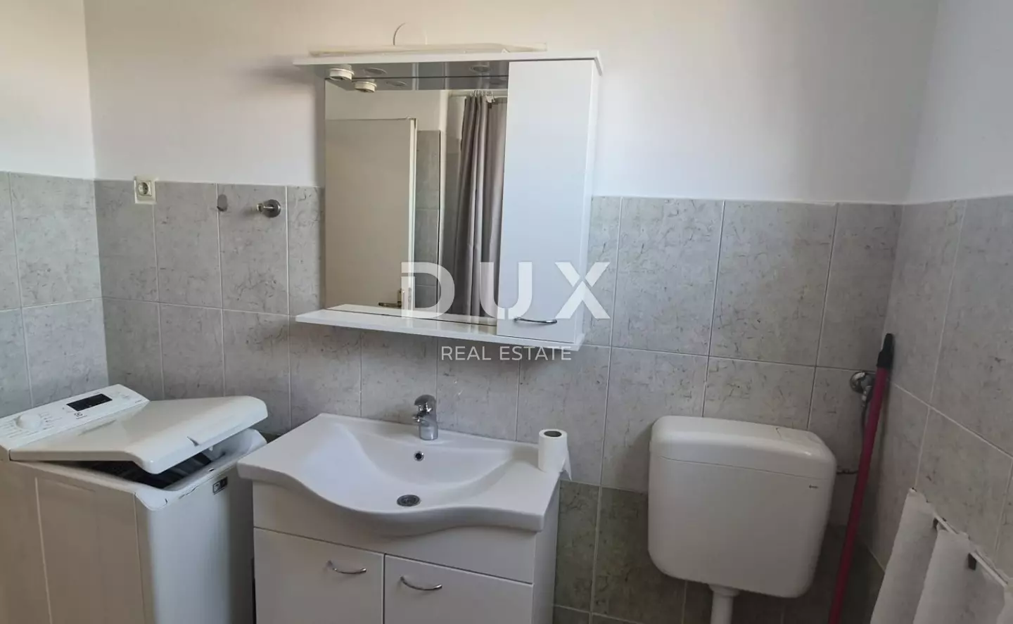 2-bedroom Apartment In Jazine, Croatia (53 M²)