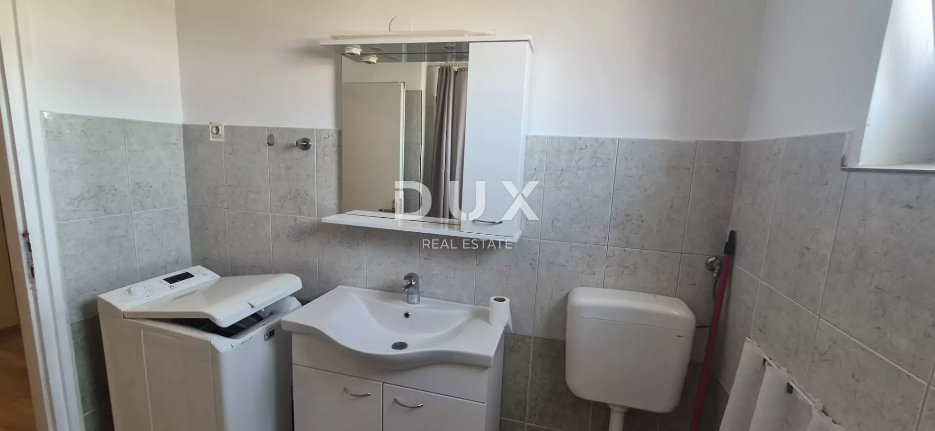 2-bedroom Apartment In Jazine, Croatia (53 M²)