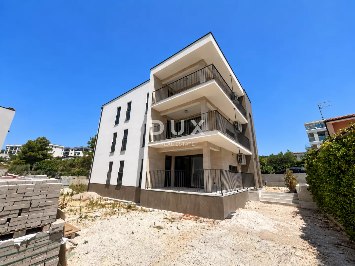 9-bedroom Detached House In Zečevo Rogozničko, Croatia (420 M²)