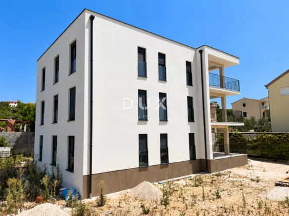 9-bedroom Detached House In Zečevo Rogozničko, Croatia (420 M²)