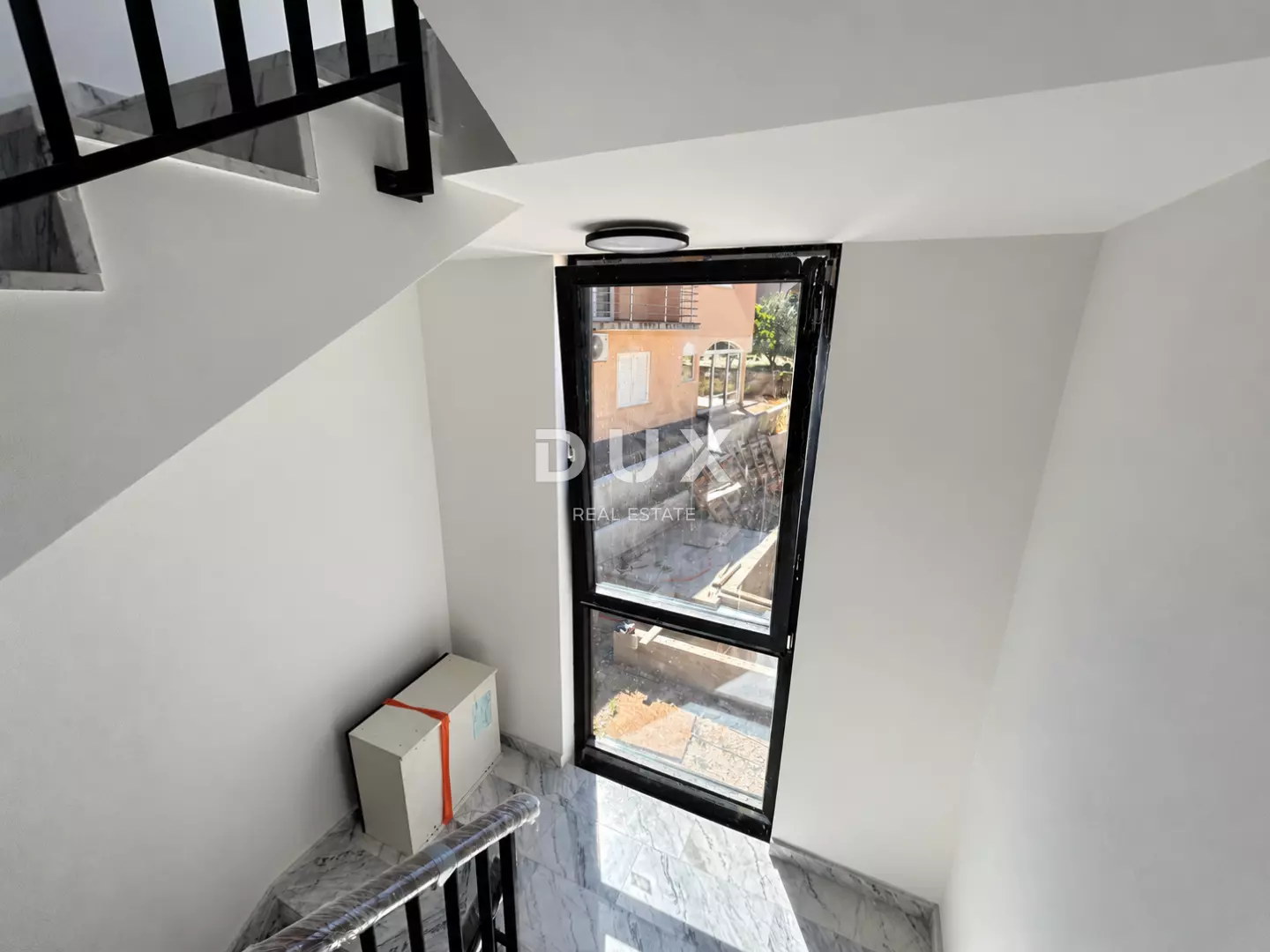9-bedroom Detached House In Zečevo Rogozničko, Croatia (420 M²)