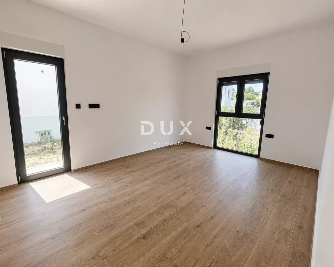 9-bedroom Detached House In Zečevo Rogozničko, Croatia (420 M²)