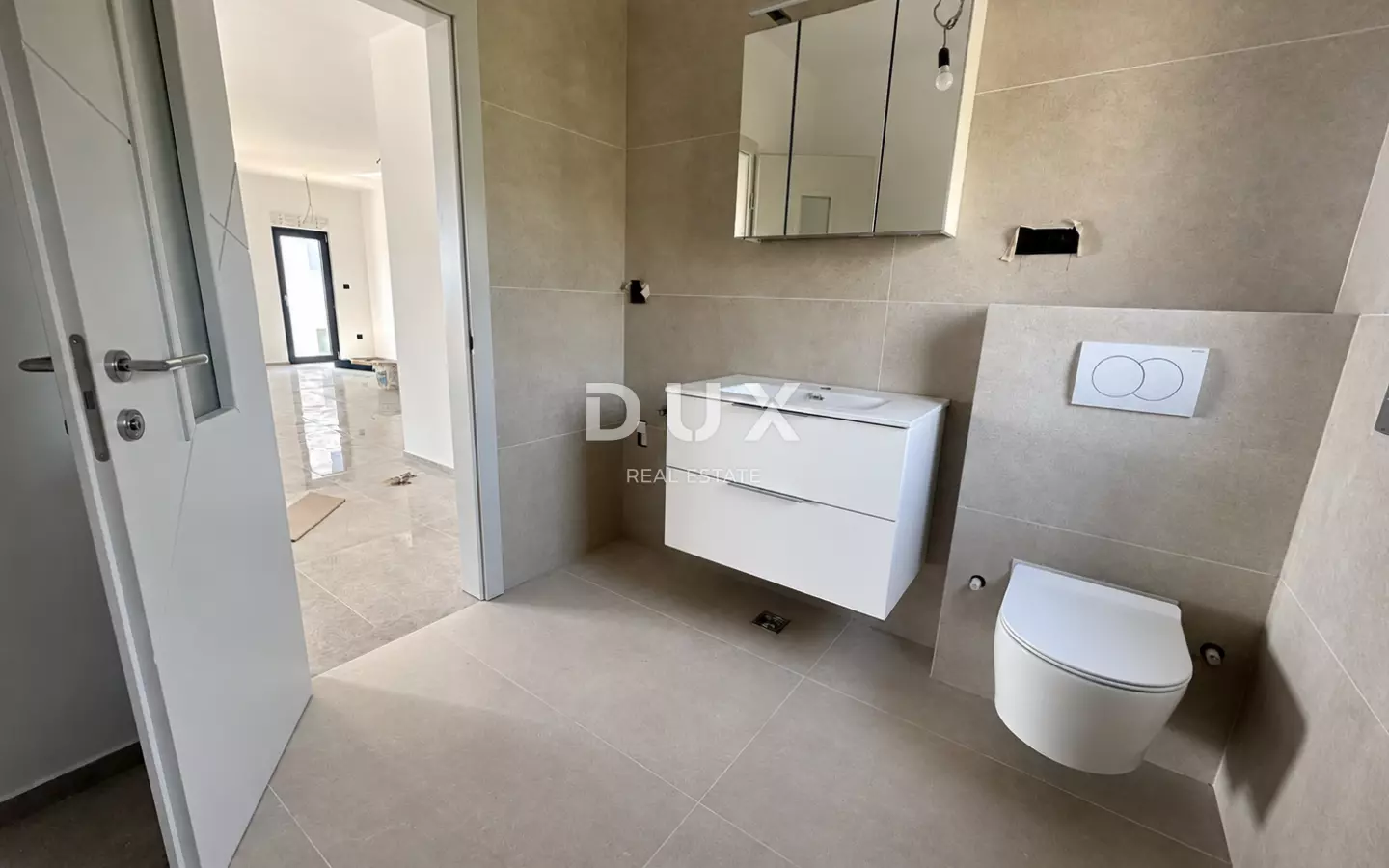 9-bedroom Detached House In Zečevo Rogozničko, Croatia (420 M²)