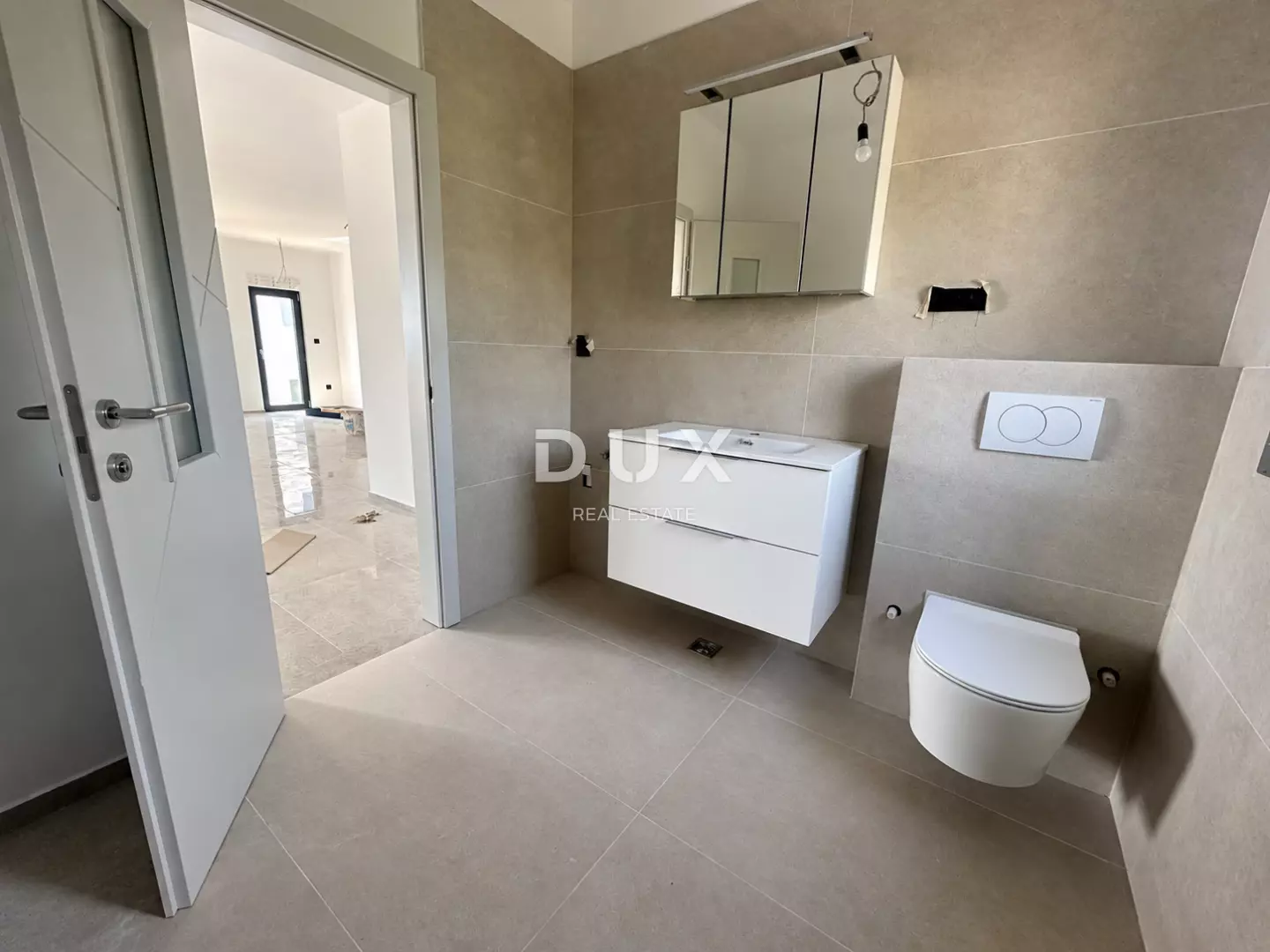 9-bedroom Detached House In Zečevo Rogozničko, Croatia (420 M²)