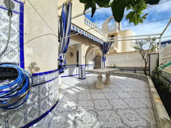 5-bedroom Quad House In Torrevieja, Spain (97 M²)