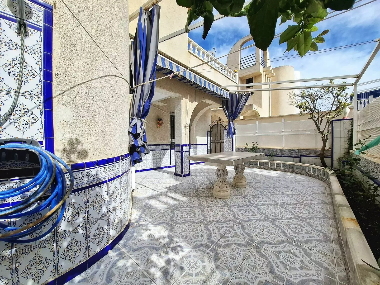 5-bedroom Quad House In Torrevieja, Spain (97 M²)