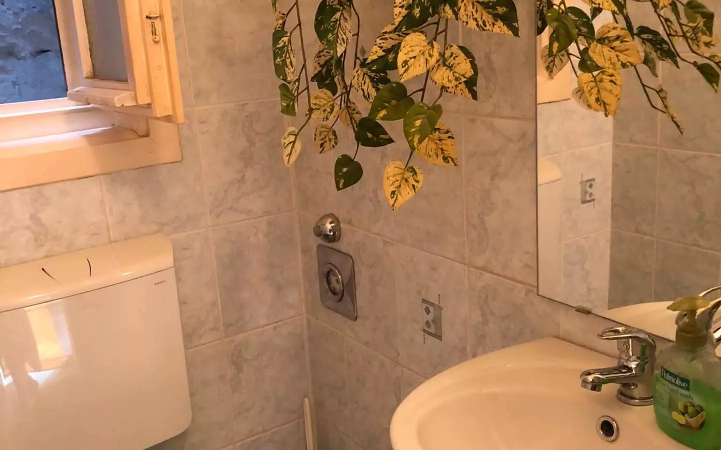 Grand Historic Budapest Apartment Near Oktogon – 117 Sqm – 5 Rooms – Conversion Potential
