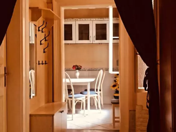 Grand Historic Budapest Apartment Near Oktogon – 117 Sqm – 5 Rooms – Conversion Potential