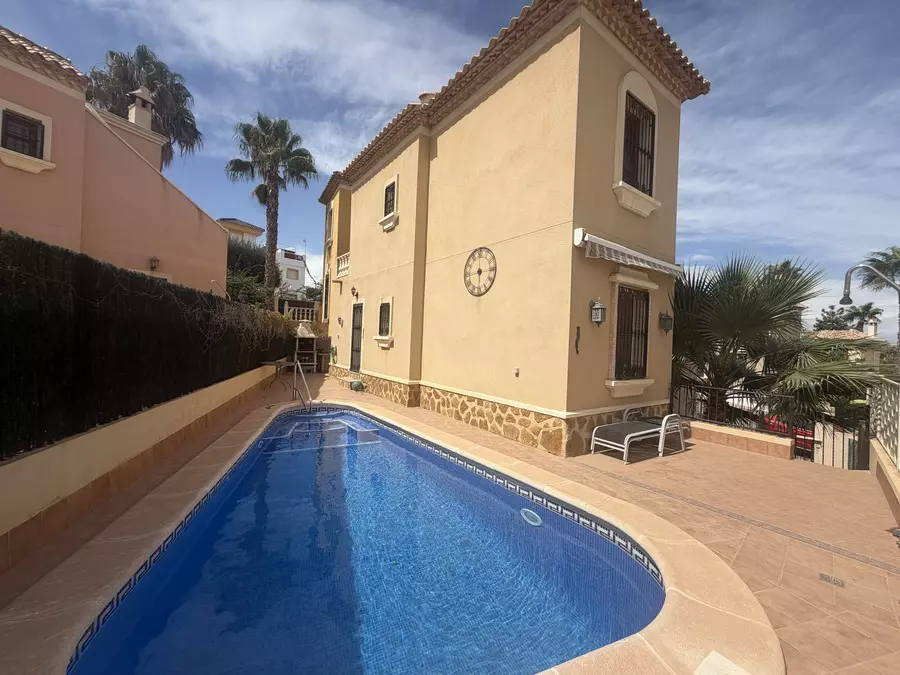3-bedroom Villa In Ciudad Quesada, Spain