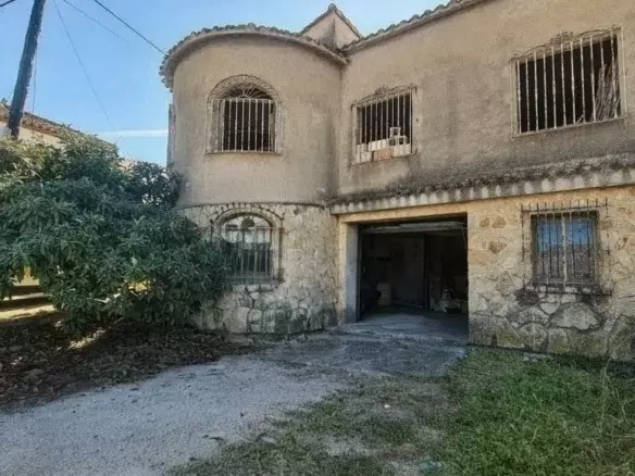 3-bedroom Villa In Benidoleig, Spain (307 M²)