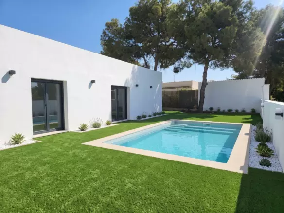 3-bedroom Villa In Torrevieja, Spain (110 M²)