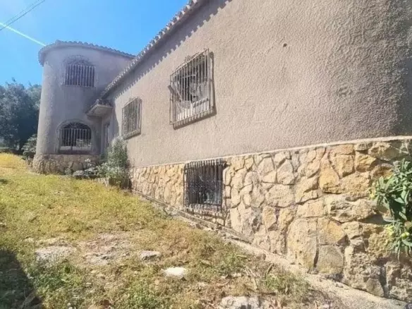 3-bedroom Villa In Benidoleig, Spain (307 M²)