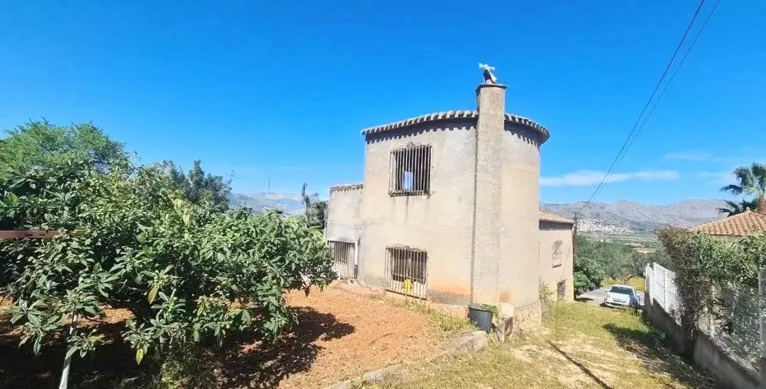 3-bedroom Villa In Benidoleig, Spain (307 M²)
