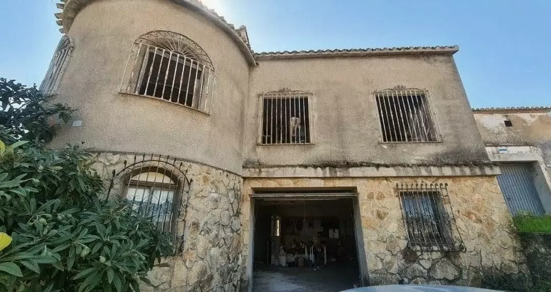 3-bedroom Villa In Benidoleig, Spain (307 M²)