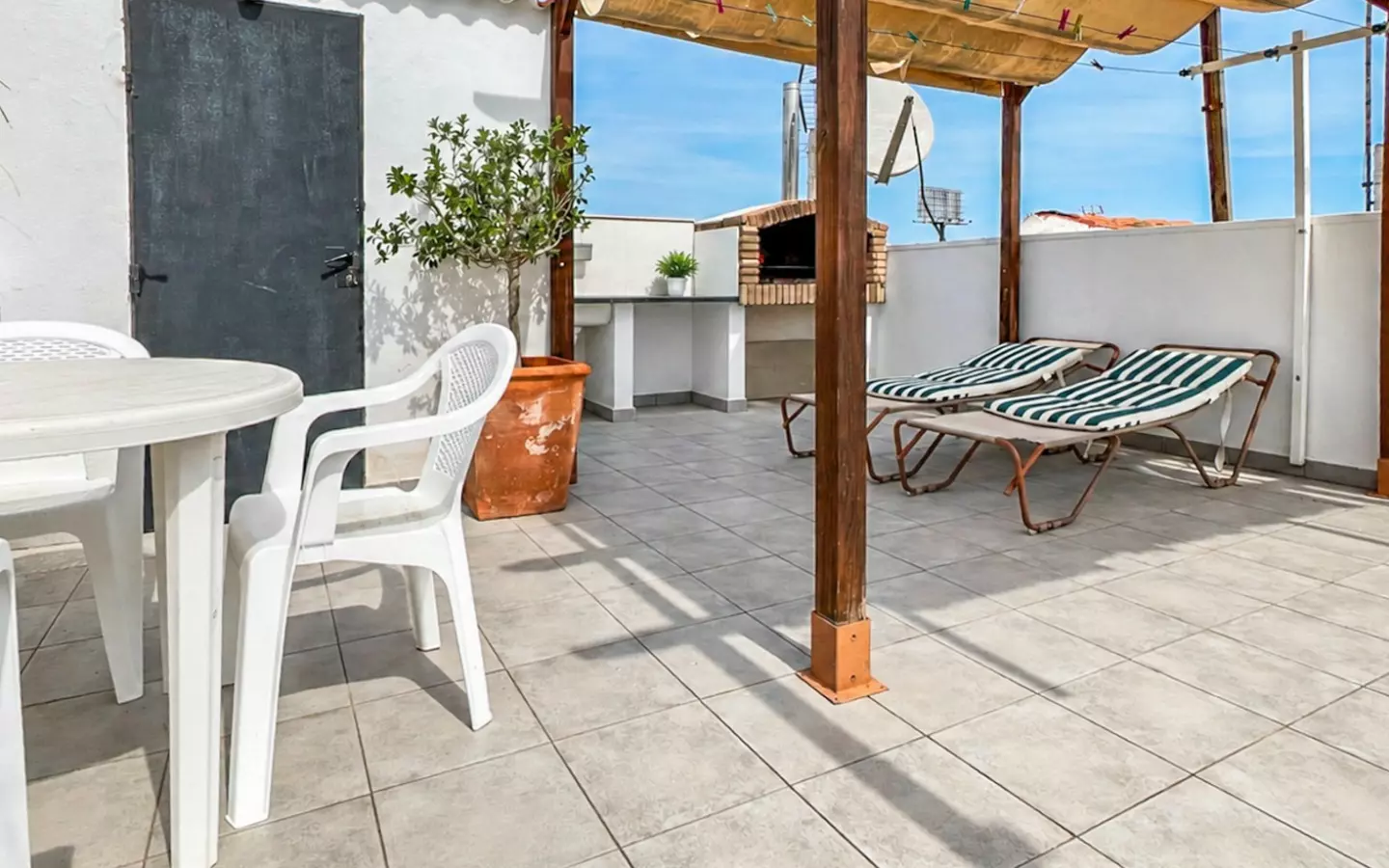 3-bedroom Bungalow In Torrevieja, Spain (95 M²)