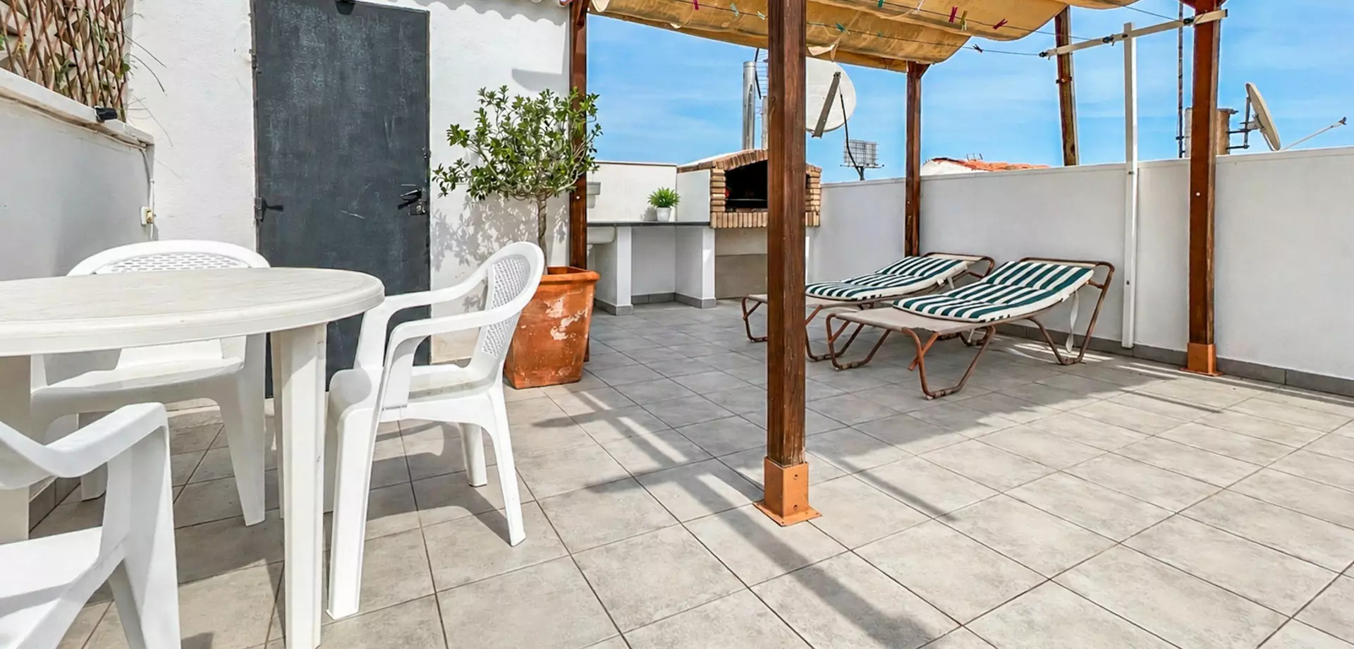 3-bedroom Bungalow In Torrevieja, Spain (95 M²)