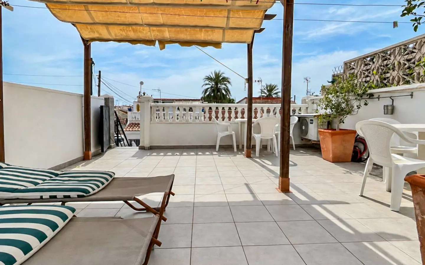 3-bedroom Bungalow In Torrevieja, Spain (95 M²)