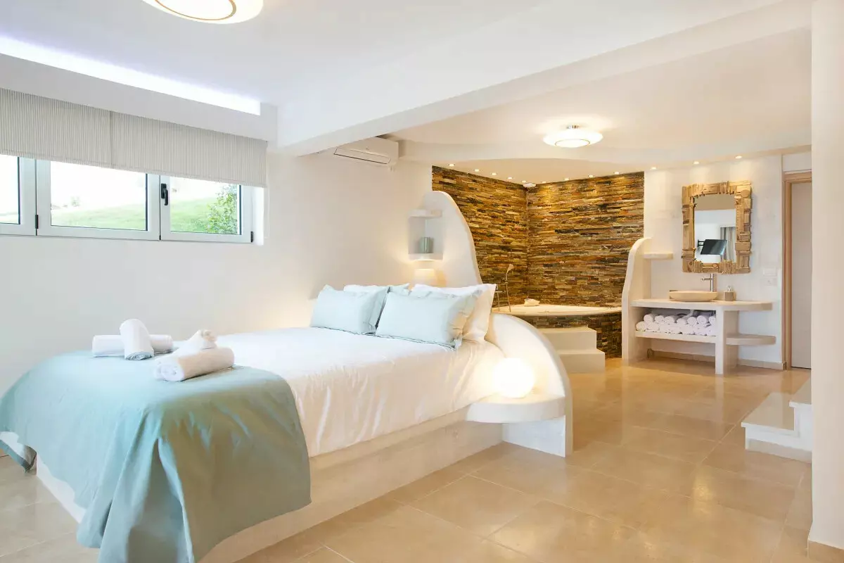 Exceptional 6-bedroom Luxury Villa With Heated Pool And Sea Views Near Kokkini Hani, Heraklion
