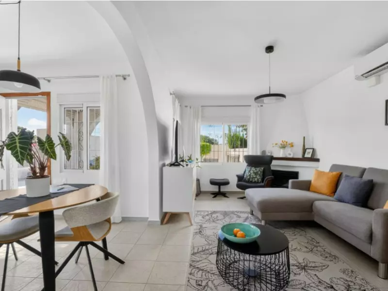 3-bedroom Villa In Torrevieja, Spain (408 M² Plot)