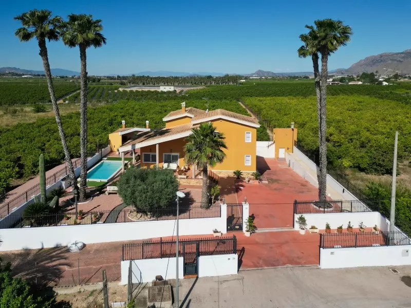 5-bedroom Villa In Orihuela, Spain (433 M²)