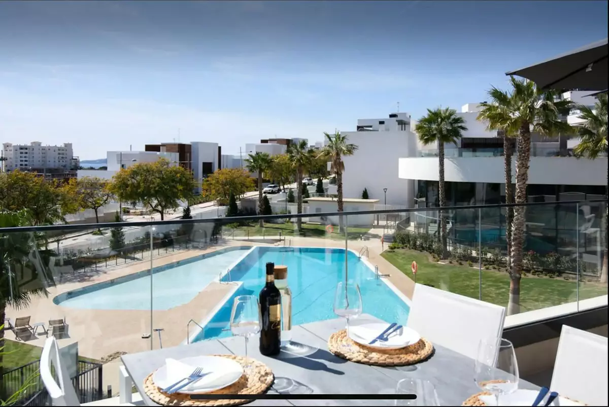 2-bedroom Apartment In Estepona, Spain (99 M²)
