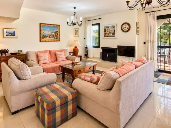 3-bedroom Town House In Casares, Spain (135 M²)