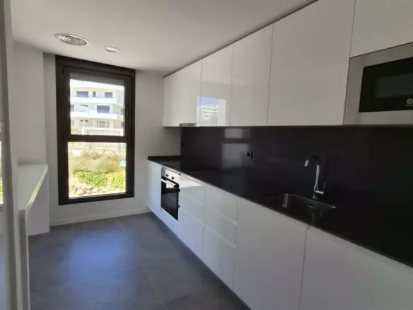 2-bedroom Apartment In Estepona, Spain (99 M²)