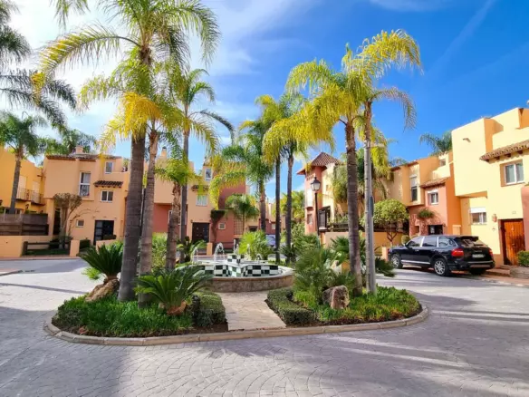 3-bedroom Town House In Marbella, Spain (209 M²)