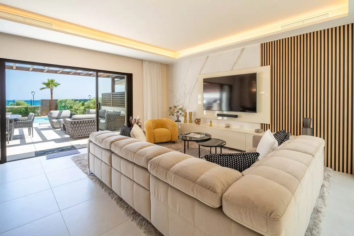 4-bedroom Town House In Estepona, Spain (398 M²)