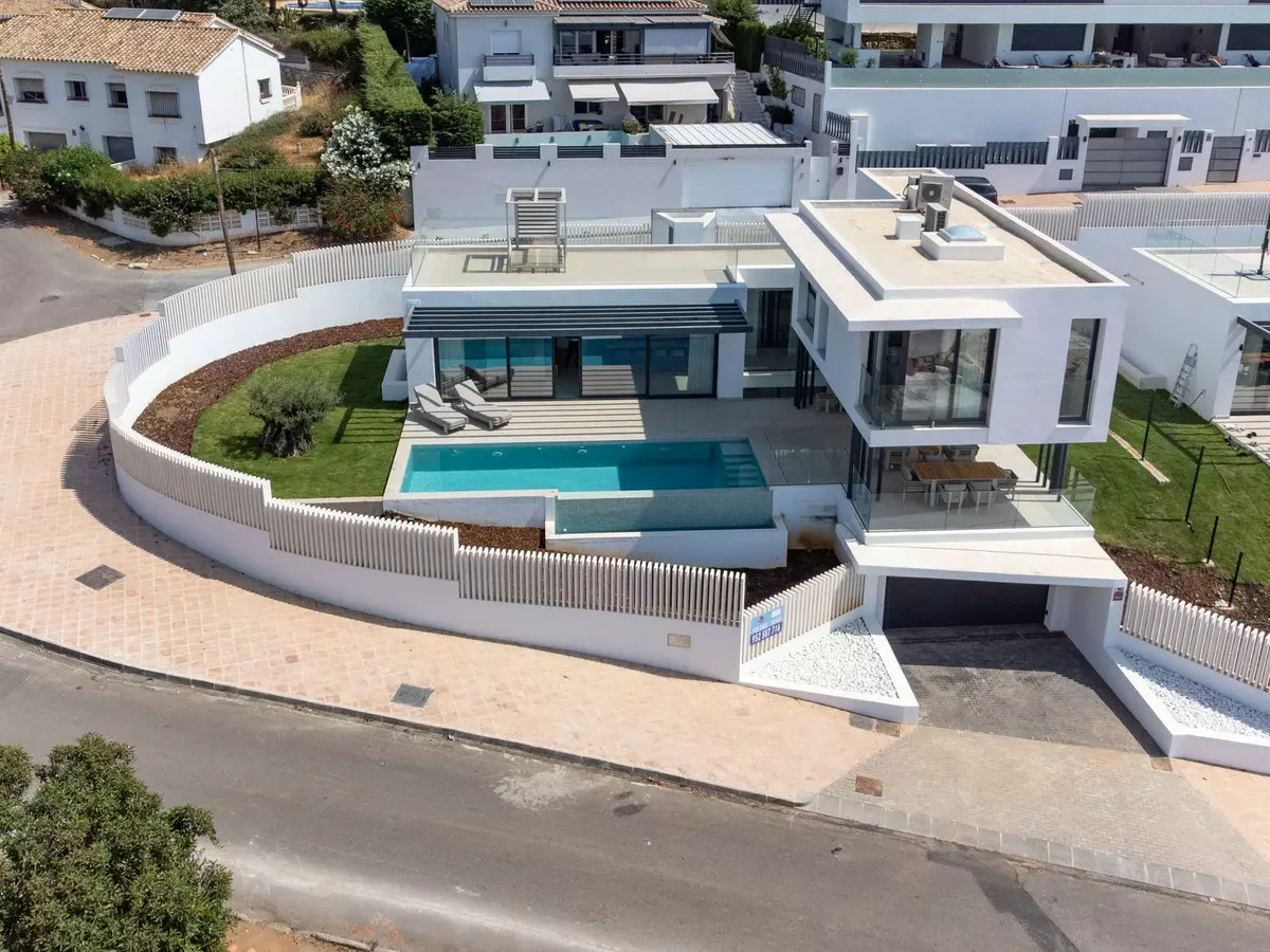 4-bedroom Villa In Mijas, Spain (337 M²)