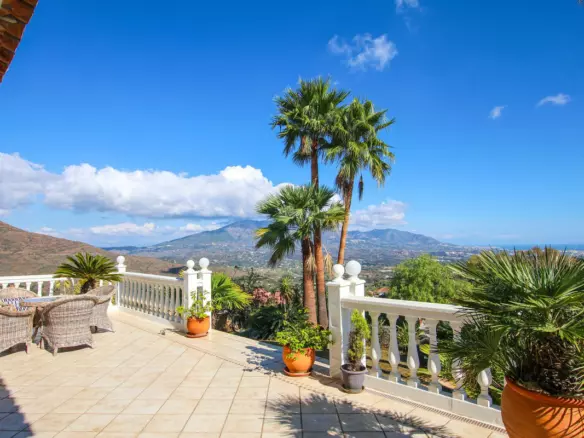 6-bedroom Villa In Marbella, Spain (477 M²)