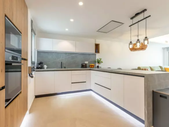 2-bedroom Apartment In Torrevieja, Spain (106 M²)