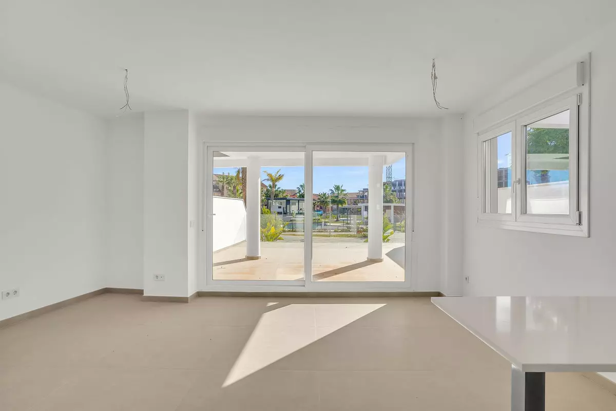 2-bedroom Apartment In Manilva, Spain (76 M²)