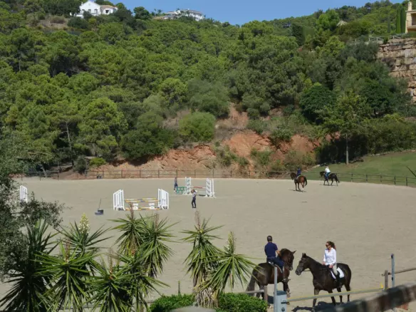 4-bedroom Villa In Benahavis, Spain (610 M²)