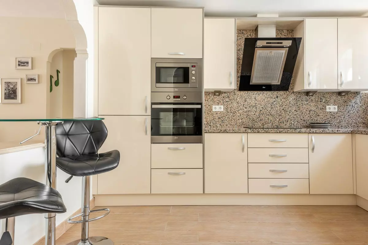 3-bedroom Apartment In Estepona, Spain (129 M²)