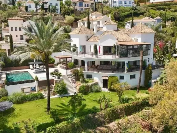 6-bedroom Villa In Benahavis, Spain (746 M²)